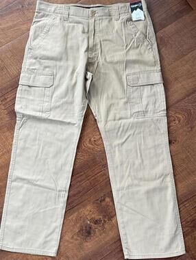 NWT Wrangler Khaki Cargo ATG  Pants Size 36x30